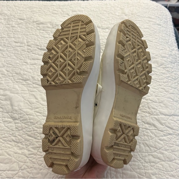 Converse Chuck Taylor All Star Lugged High Top in Egret - Picture 3 of 11